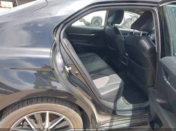 4T1G11AK3NU685446 2022 TOYOTA CAMRY - Image 8
