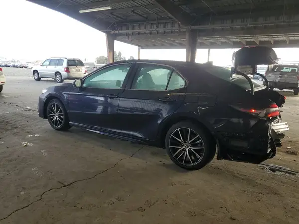 4T1G11AK3NU686032 2022 TOYOTA CAMRY - Image 2