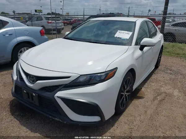 4T1G11AK3NU688167 2022 TOYOTA CAMRY - Image 2