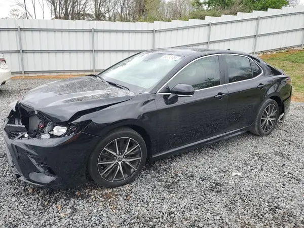 4T1G11AK3NU693921 2022 TOYOTA CAMRY - Image 1