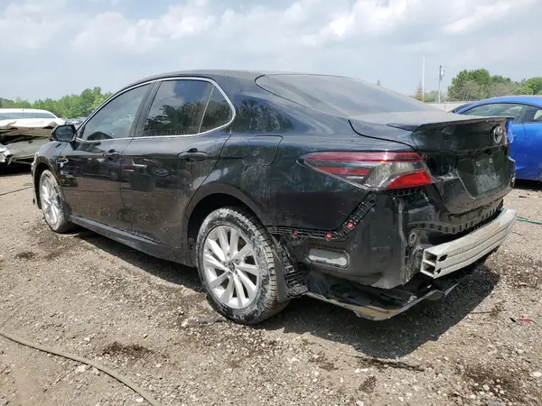 4T1G11AK3NU695281 2022 TOYOTA CAMRY - Image 2