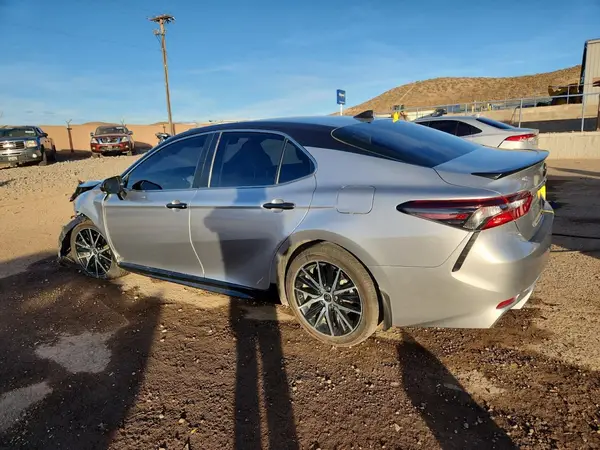 4T1G11AK3NU699430 2022 TOYOTA CAMRY - Image 2