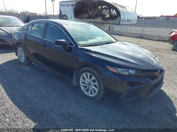 4T1G11AK3NU706585 2022 TOYOTA CAMRY - Image 1