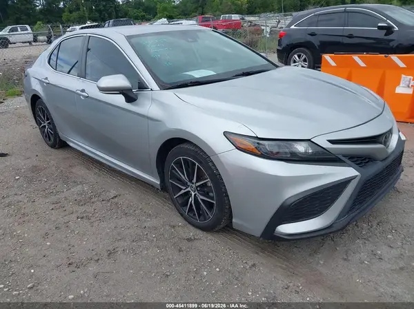 4T1G11AK3NU714427 2022 TOYOTA CAMRY - Image 1