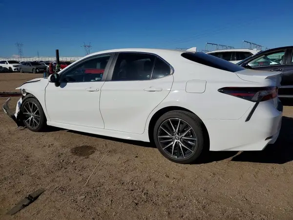 4T1G11AK3NU715397 2022 TOYOTA CAMRY - Image 2