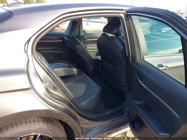 4T1G11AK3NU717084 2022 TOYOTA CAMRY - Image 8