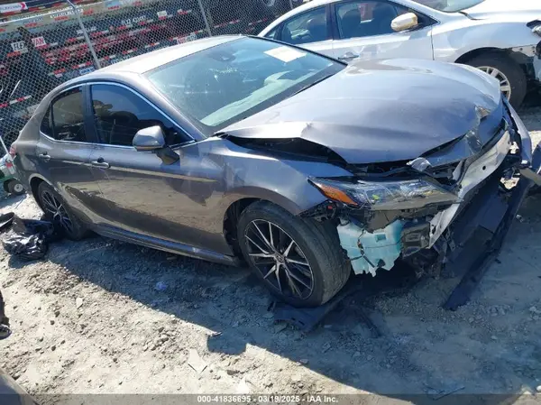 4T1G11AK3PU101131 2023 TOYOTA CAMRY - Image 1