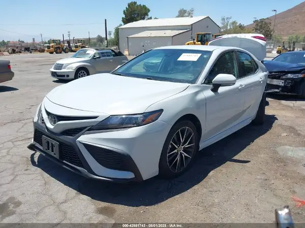 4T1G11AK3PU108113 2023 TOYOTA CAMRY - Image 2