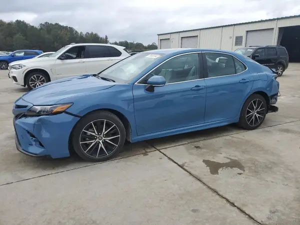 4T1G11AK3PU120682 2023 TOYOTA CAMRY - Image 1