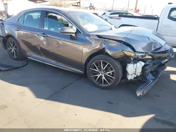 4T1G11AK3PU155870 2023 TOYOTA CAMRY - Image 1