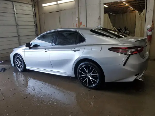 4T1G11AK3PU721185 2023 TOYOTA CAMRY - Image 2