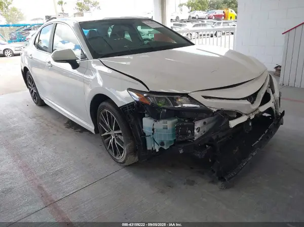 4T1G11AK3PU739718 2023 TOYOTA CAMRY - Image 1