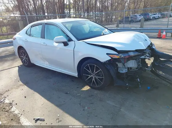 4T1G11AK3PU744160 2023 TOYOTA CAMRY - Image 1