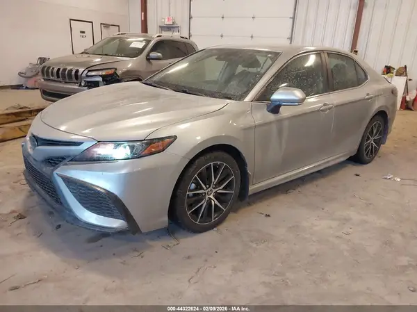 4T1G11AK3PU745180 2023 TOYOTA CAMRY - Image 2