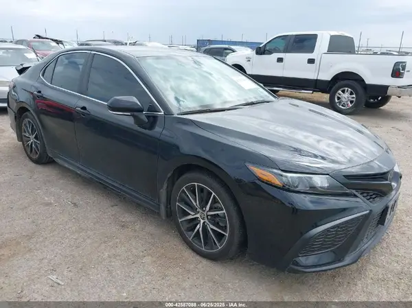 4T1G11AK3PU745924 2023 TOYOTA CAMRY - Image 1
