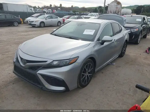 4T1G11AK3PU747026 2023 TOYOTA CAMRY - Image 2