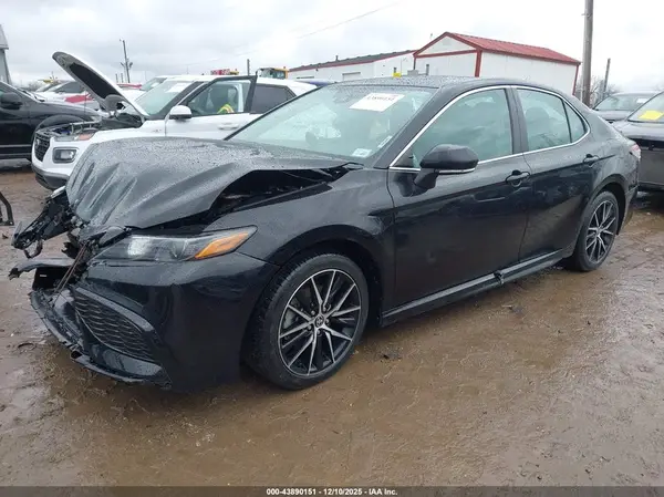 4T1G11AK3PU750458 2023 TOYOTA CAMRY - Image 2