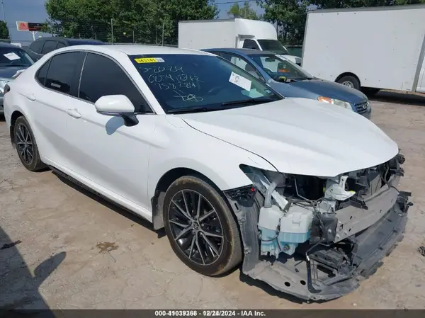 4T1G11AK3PU758284 2023 TOYOTA CAMRY - Image 1