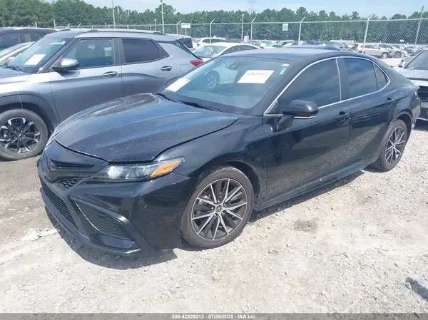 4T1G11AK3PU760648 2023 TOYOTA CAMRY - Image 2