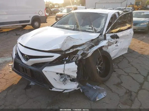 4T1G11AK3PU769933 2023 TOYOTA CAMRY - Image 2
