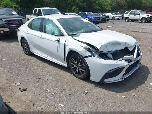 4T1G11AK3PU784979 2023 TOYOTA CAMRY - Image 1