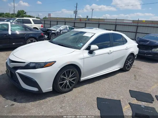 4T1G11AK3PU796033 2023 TOYOTA CAMRY - Image 2