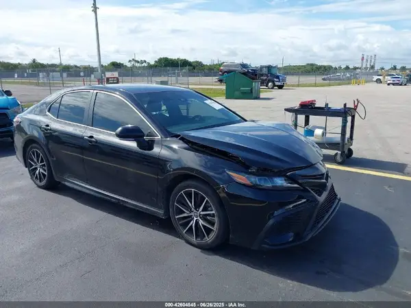 4T1G11AK3PU796890 2023 TOYOTA CAMRY - Image 1