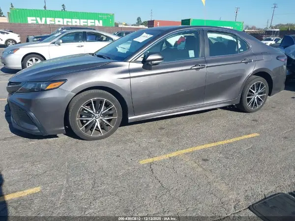 4T1G11AK3PU800579 2023 TOYOTA CAMRY - Image 2
