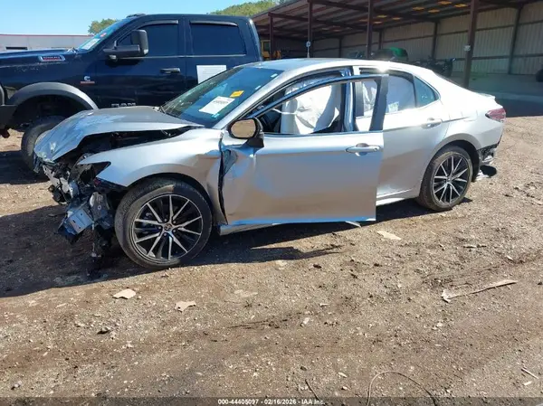 4T1G11AK3PU803935 2023 TOYOTA CAMRY - Image 2