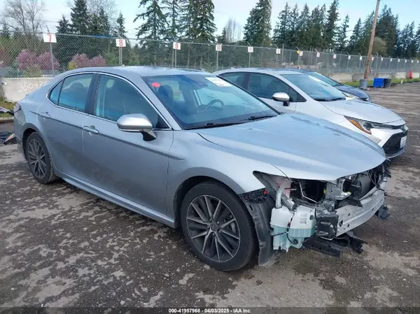 4T1G11AK3PU810657 2023 TOYOTA CAMRY - Image 1