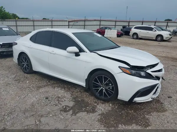 4T1G11AK3PU821724 2023 TOYOTA CAMRY - Image 1