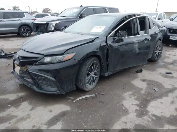 4T1G11AK3PU823750 2023 TOYOTA CAMRY - Image 2