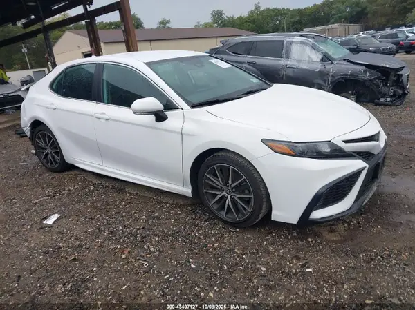 4T1G11AK3RU206691 2024 TOYOTA CAMRY - Image 1