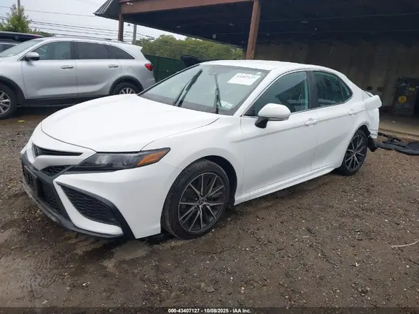 4T1G11AK3RU206691 2024 TOYOTA CAMRY - Image 2