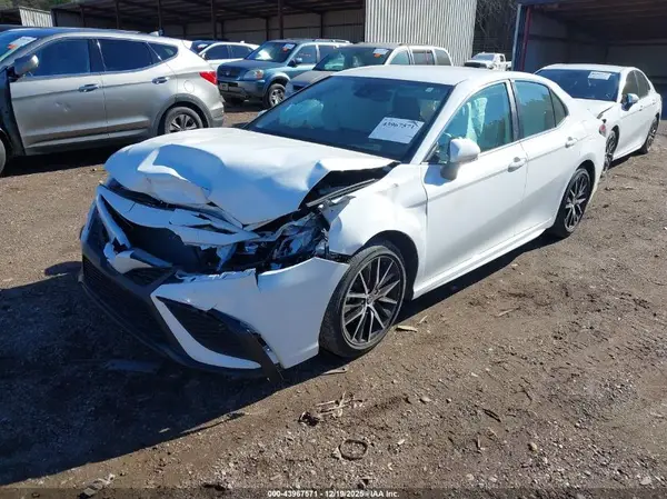 4T1G11AK3RU207209 2024 TOYOTA CAMRY - Image 2