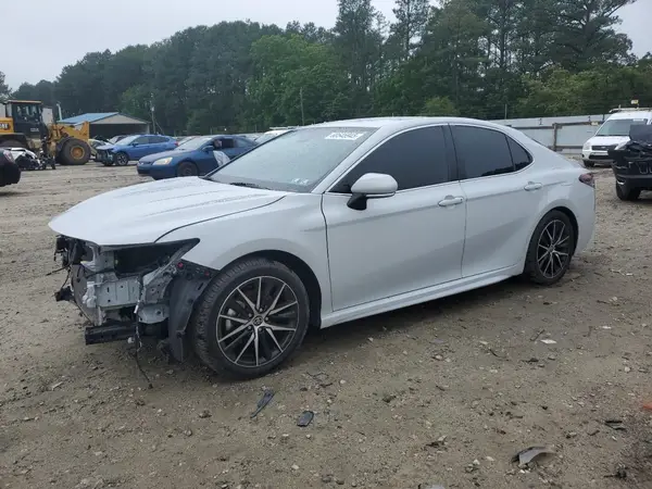 4T1G11AK3RU210840 2024 TOYOTA CAMRY - Image 1