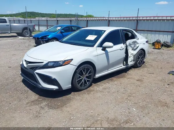 4T1G11AK3RU211177 2024 TOYOTA CAMRY - Image 2