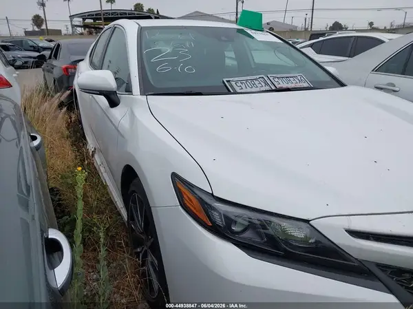 4T1G11AK3RU216816 2024 TOYOTA CAMRY - Image 1