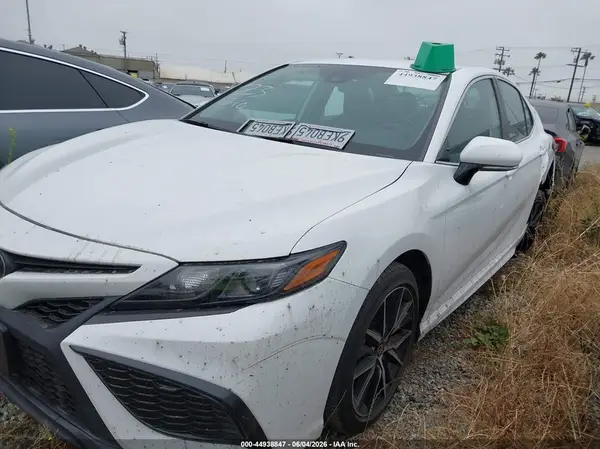 4T1G11AK3RU216816 2024 TOYOTA CAMRY - Image 2