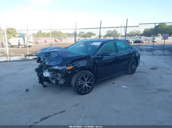 4T1G11AK3RU230571 2024 TOYOTA CAMRY - Image 2