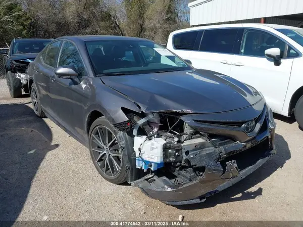 4T1G11AK3RU232336 2024 TOYOTA CAMRY - Image 1