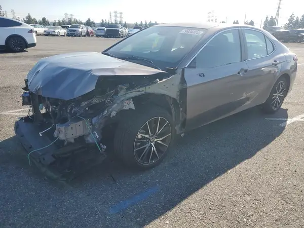 4T1G11AK3RU241070 2024 TOYOTA CAMRY - Image 1