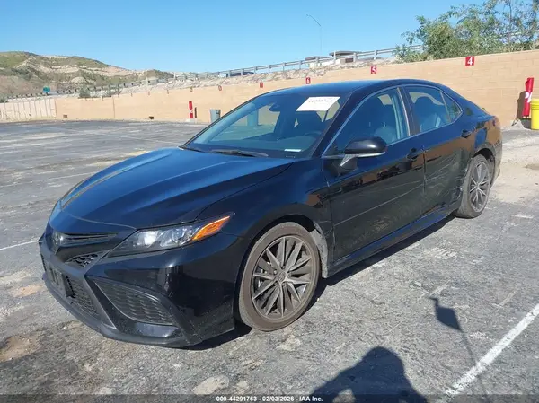4T1G11AK3RU241277 2024 TOYOTA CAMRY - Image 2