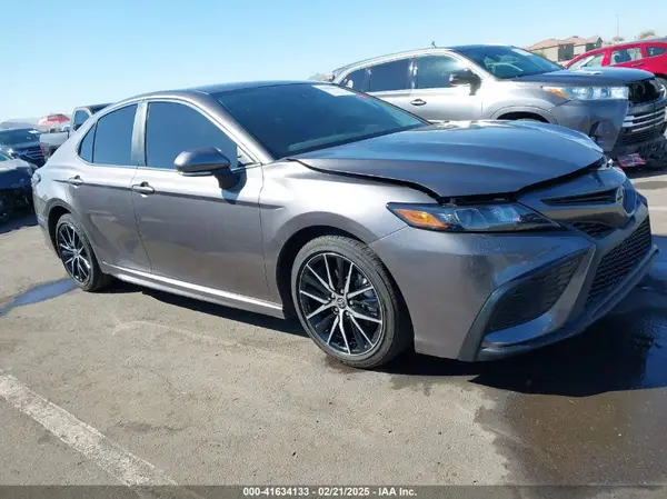 4T1G11AK3RU241635 2024 TOYOTA CAMRY - Image 1