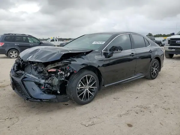 4T1G11AK3RU246107 2024 TOYOTA CAMRY - Image 1