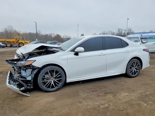 4T1G11AK3RU250979 2024 TOYOTA CAMRY - Image 1