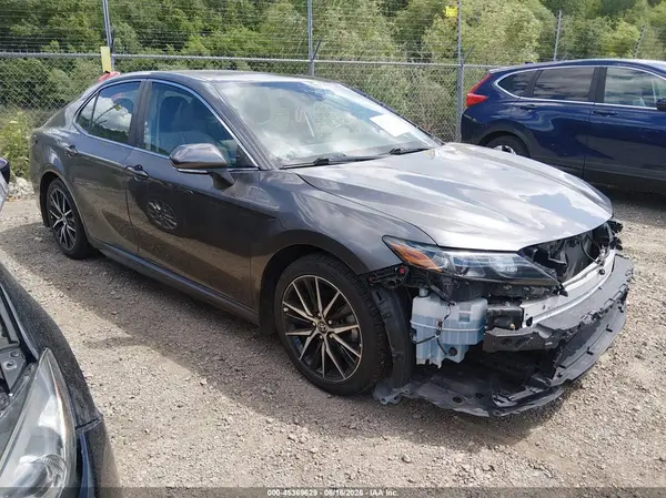 4T1G11AK3RU841703 2024 TOYOTA CAMRY - Image 1