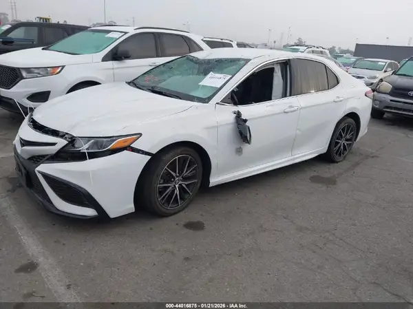 4T1G11AK3RU844715 2024 TOYOTA CAMRY - Image 2