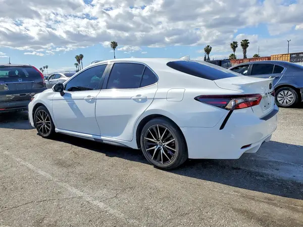 4T1G11AK3RU845587 2024 TOYOTA CAMRY - Image 2