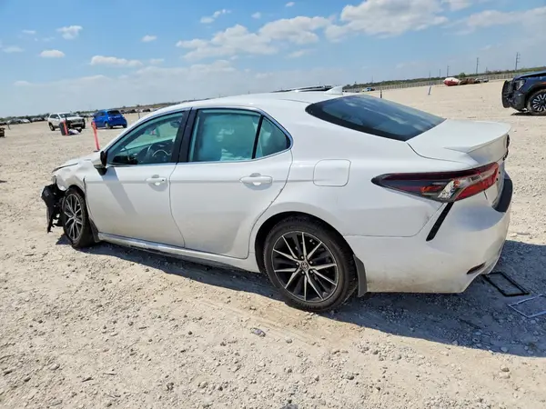 4T1G11AK3RU852491 2024 TOYOTA CAMRY - Image 2